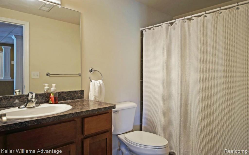 27243 Victoria Road Novi, MI 48374 - Photo 31 of 37
