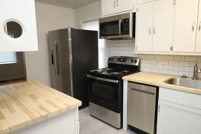 $1,550 | 1834 North Auburn Street, Indianapolis, IN 46224