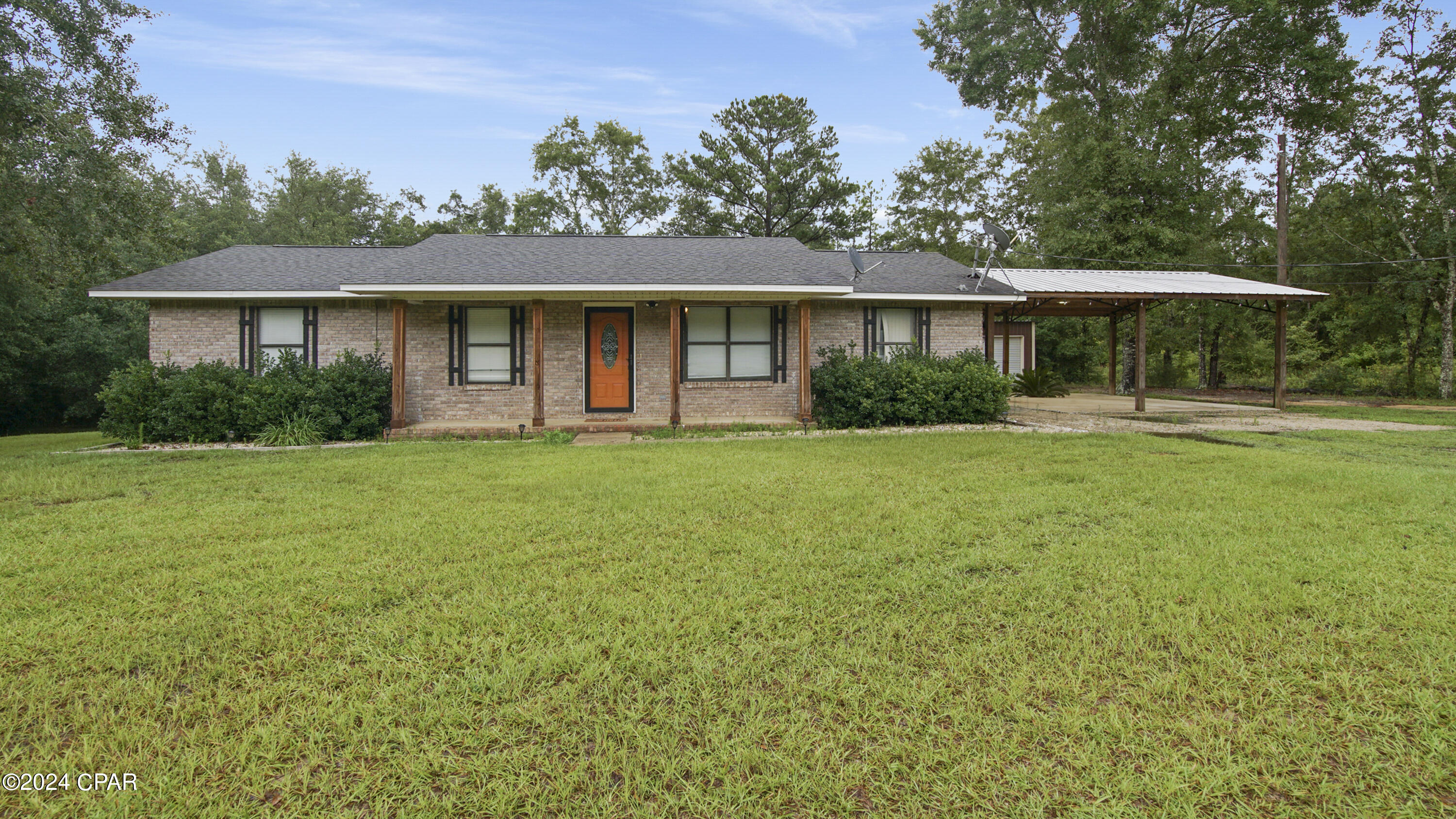 1565 Highway 173 Graceville