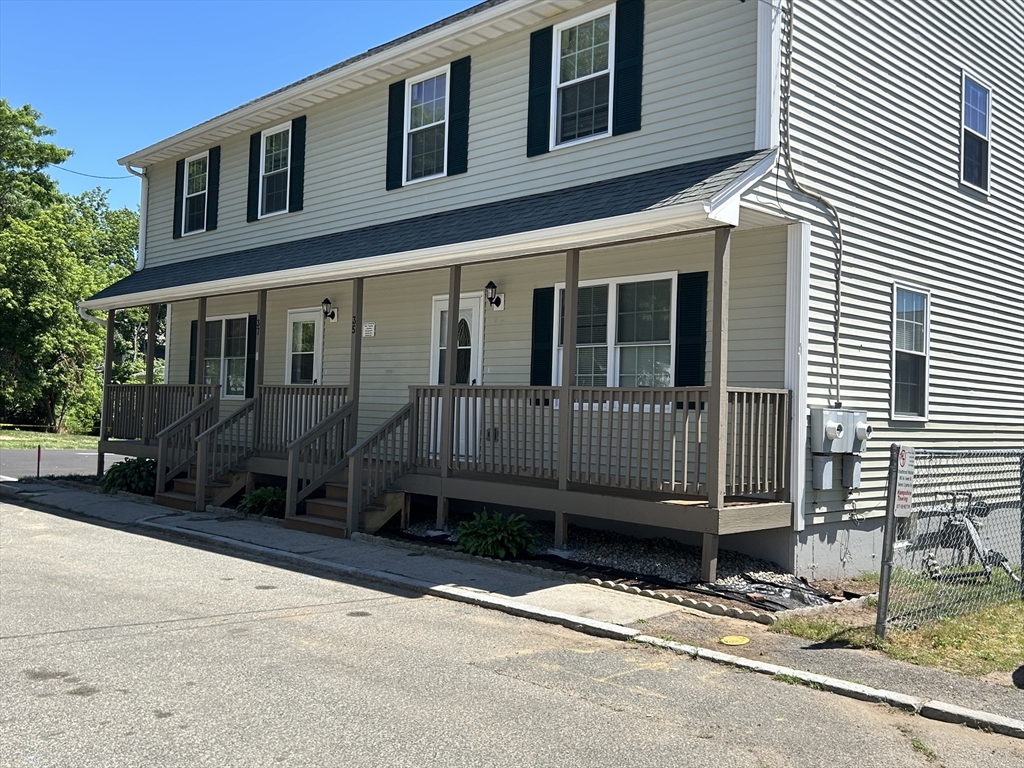 35-37 Pine St Court Springfield, MA 01105 - Photo 1 of 42