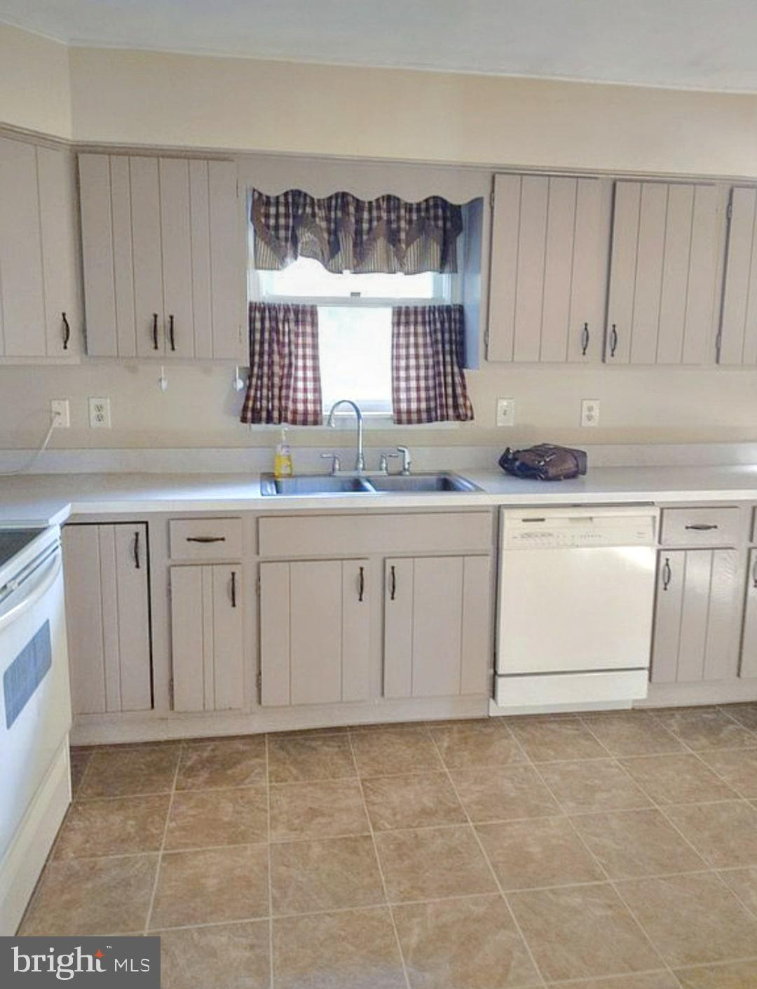 1159 Reading Road Narvon, PA 17555 - Photo 10 of 29