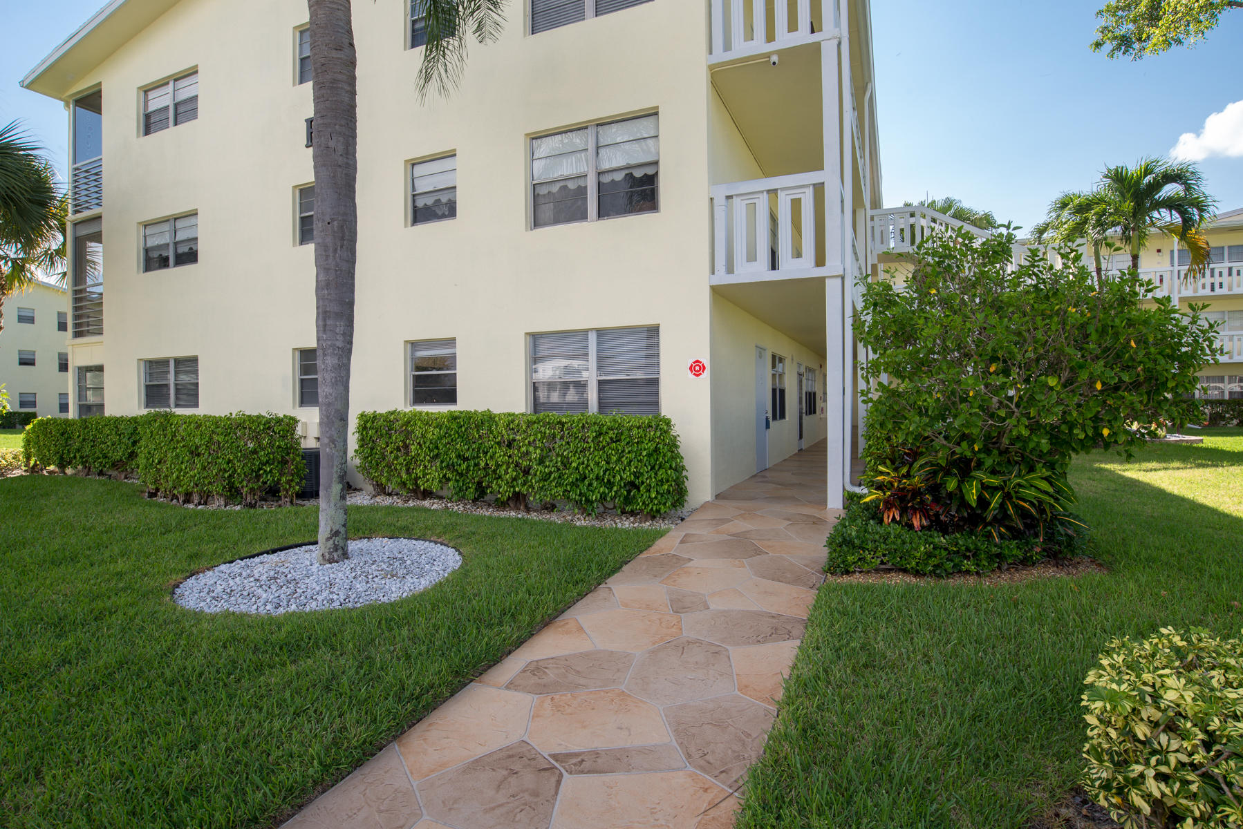 211 Dorset F Boca Raton, FL 33434 - Photo 18 of 24 18-DSC_3790-MLS