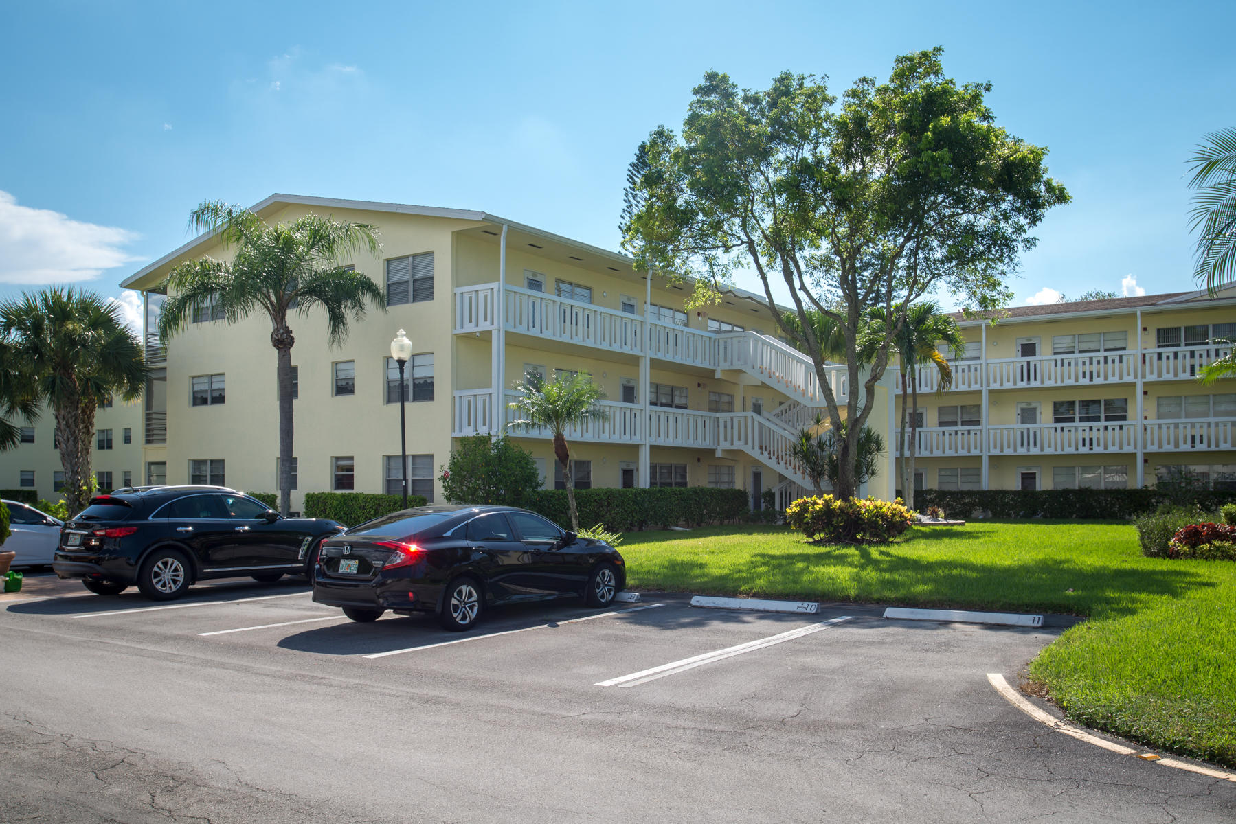 211 Dorset F Boca Raton, FL 33434 - Photo 20 of 24 20-DSC_3794-MLS