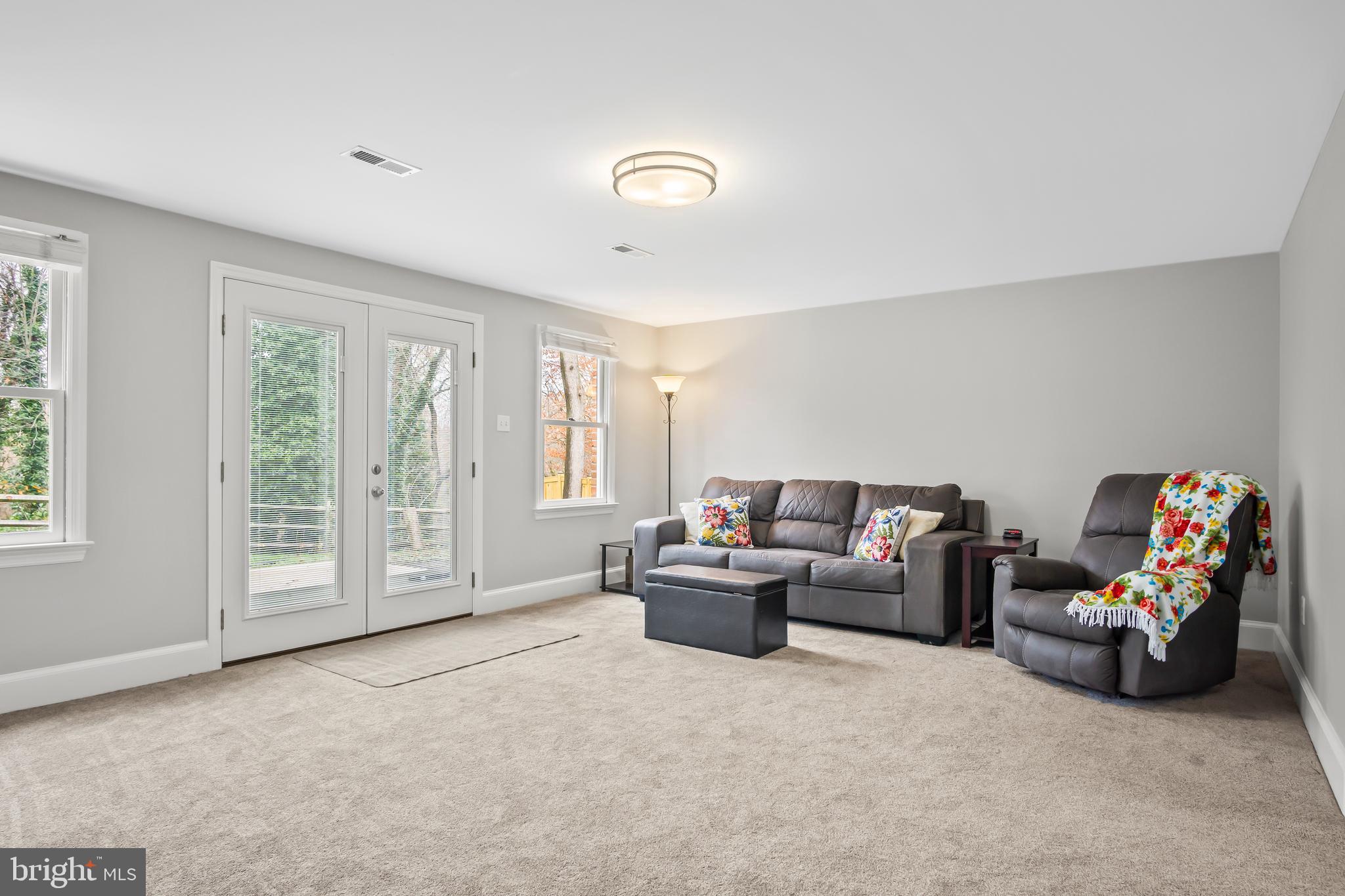 43 Stanford Road Hagerstown, MD 21742 - Photo 20 of 37 Family room with access to back patio