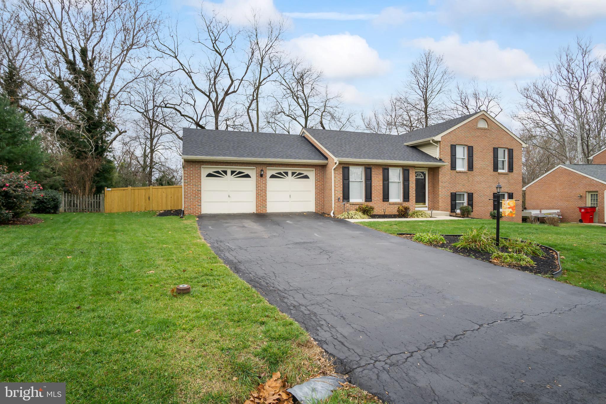 43 Stanford Road Hagerstown, MD 21742 - Photo 28 of 37 Privacy fence and two car garage