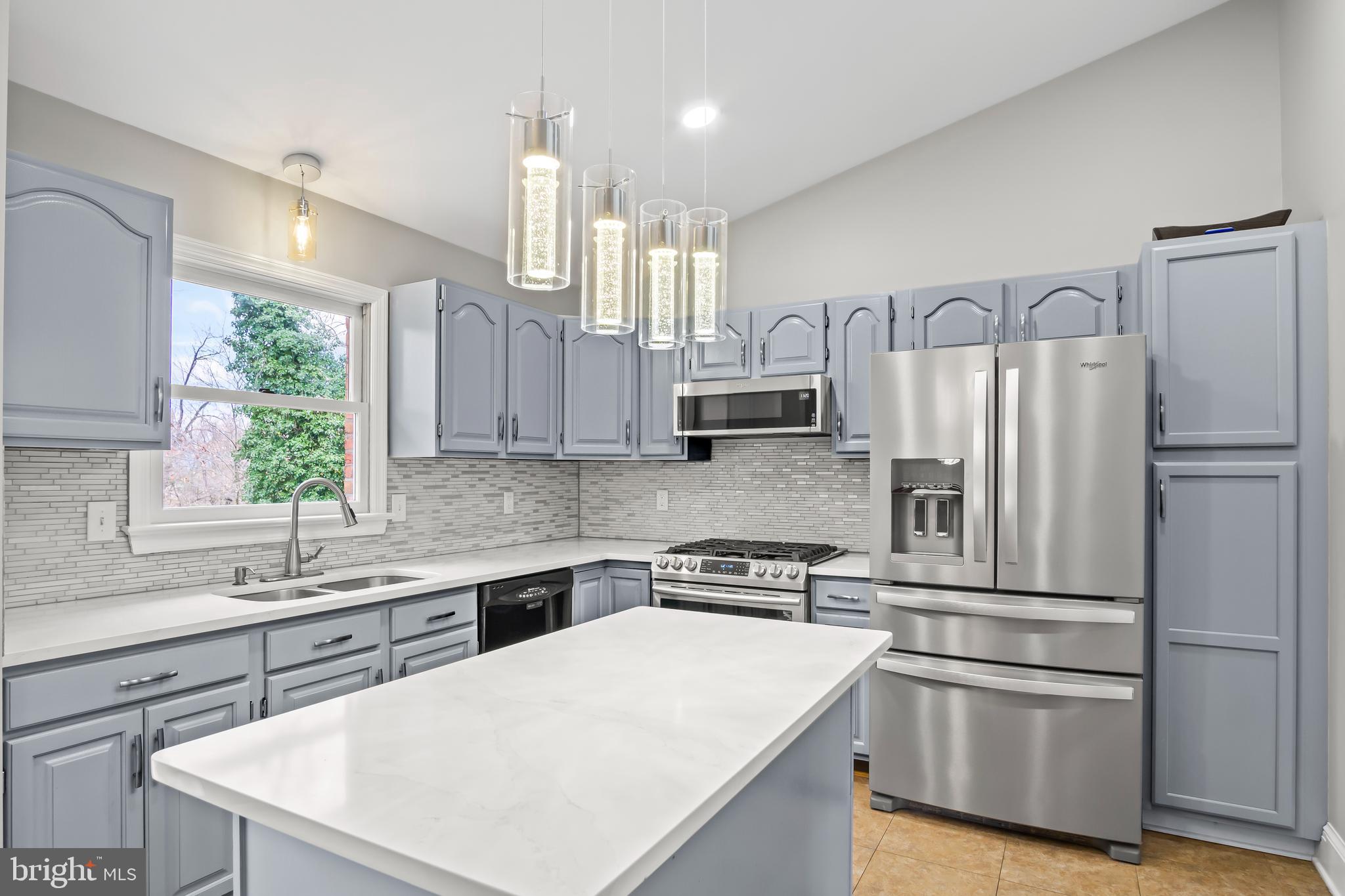 43 Stanford Road Hagerstown, MD 21742 - Photo 3 of 37 Upgraded kitchen