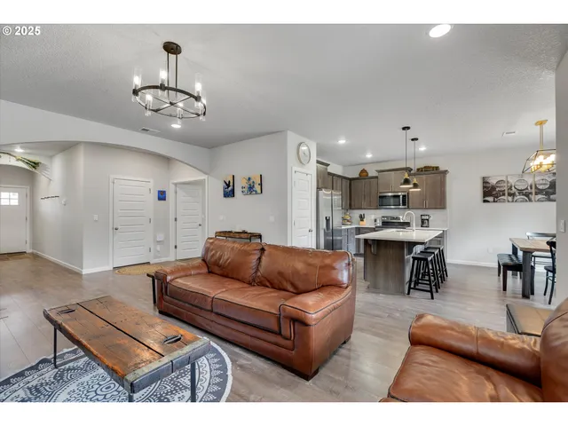 $599,000 | 138 South 7th Street, Carlton, OR 97111