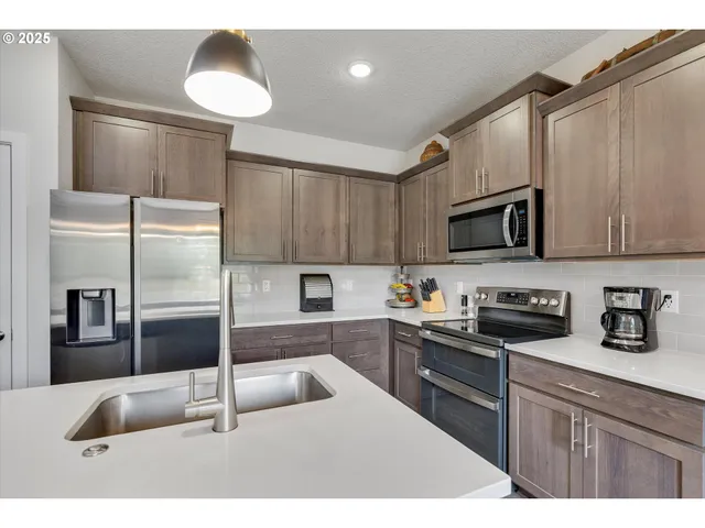 $599,000 | 138 South 7th Street, Carlton, OR 97111