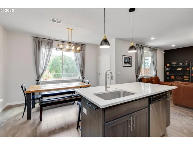 $599,000 | 138 South 7th Street, Carlton, OR 97111