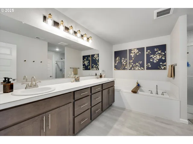 $599,000 | 138 South 7th Street, Carlton, OR 97111