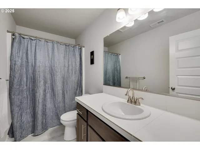 $599,000 | 138 South 7th Street, Carlton, OR 97111