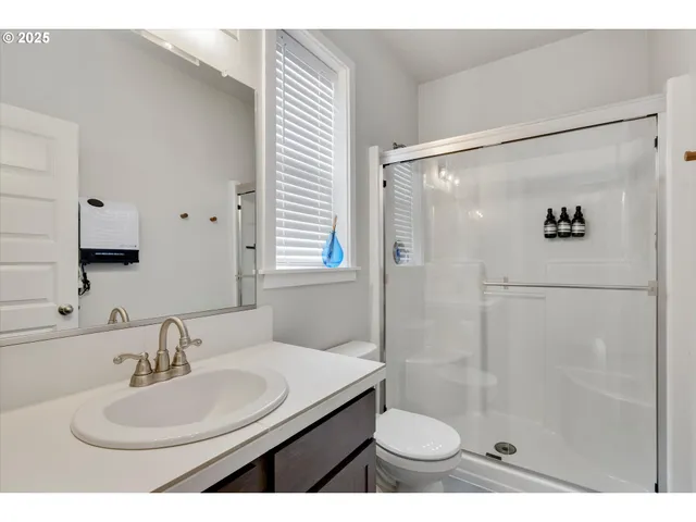 $599,000 | 138 South 7th Street, Carlton, OR 97111