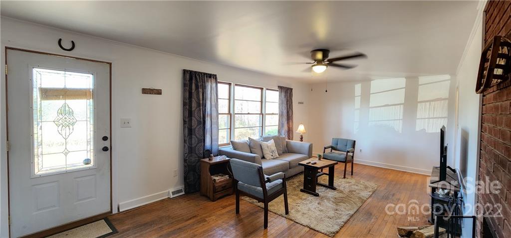 157 Moss Road Rutherfordton, NC 28139 - Photo 4 of 36 a living room with furniture and a window