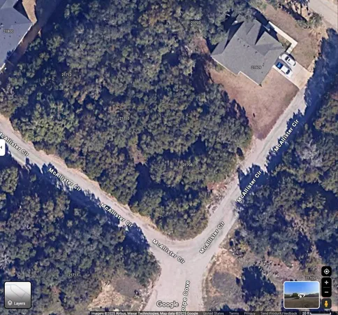 a view of a yard