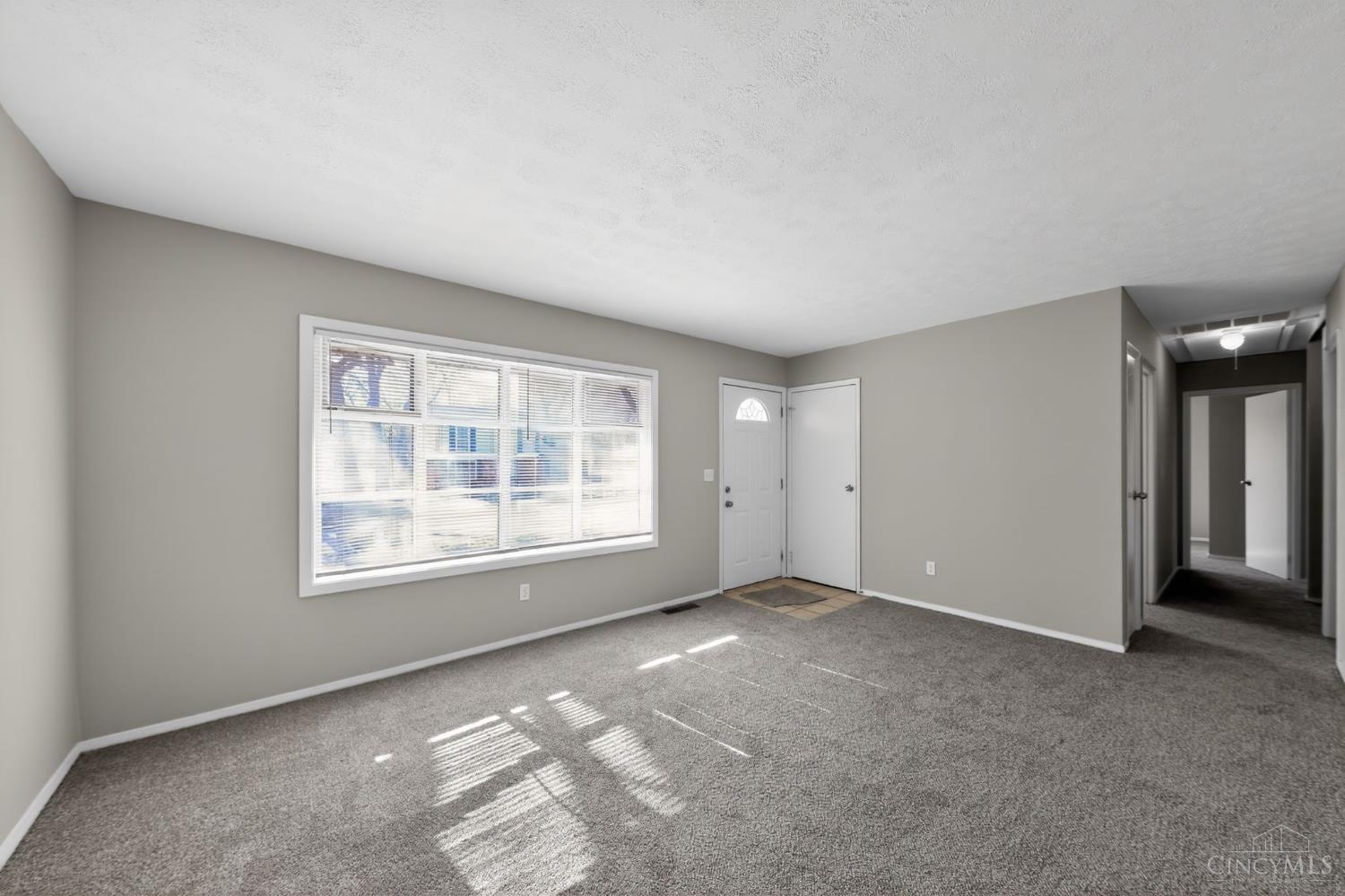 1854 Windmill Way Cincinnati, OH 45240 - Photo 5 of 33