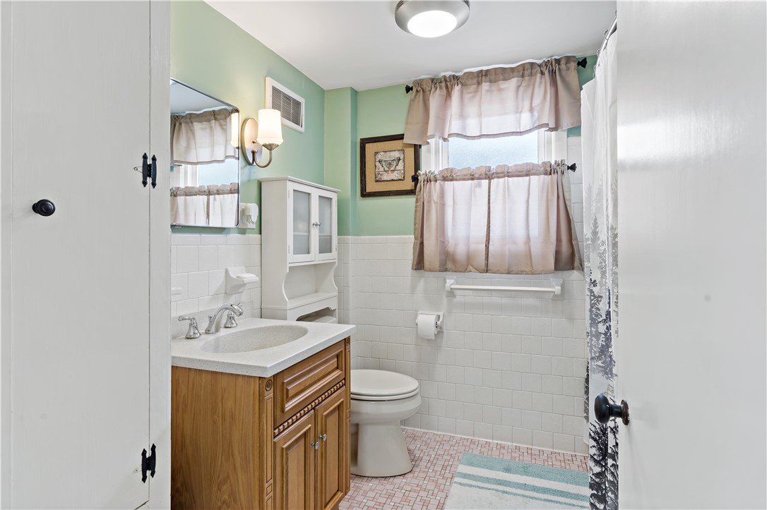 59 Durfee Road Tiverton, RI 02878 - Photo 18 of 30