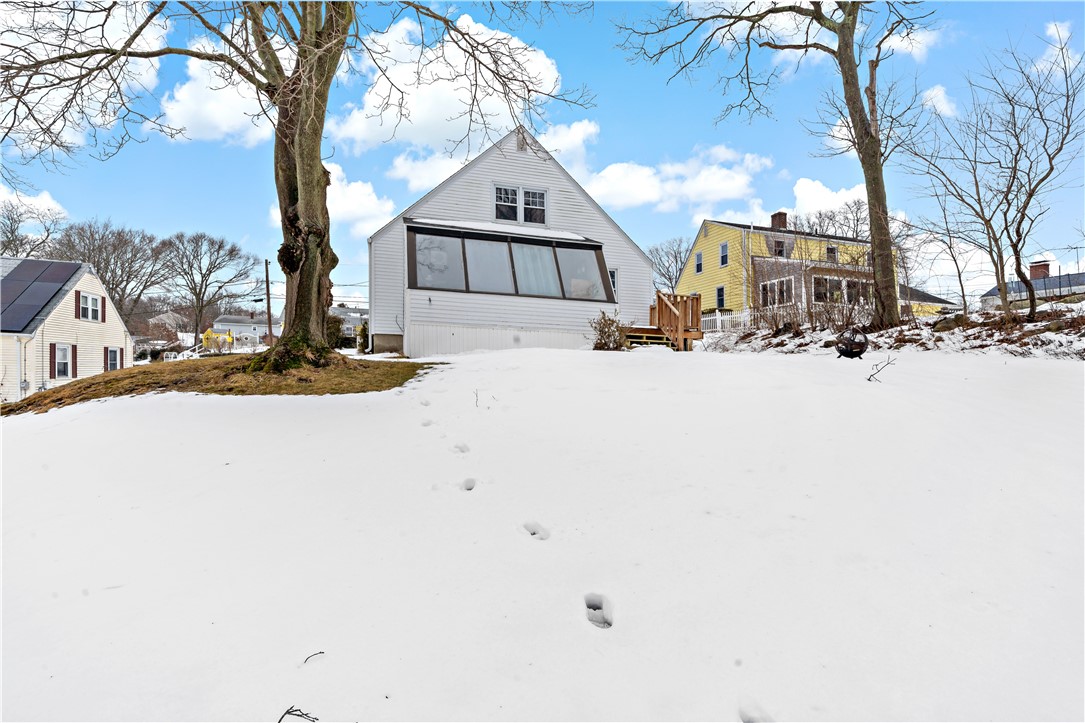59 Durfee Road Tiverton, RI 02878 - Photo 4 of 30