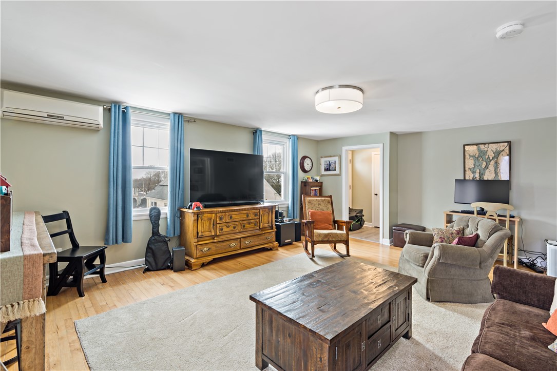 59 Durfee Road Tiverton, RI 02878 - Photo 6 of 30