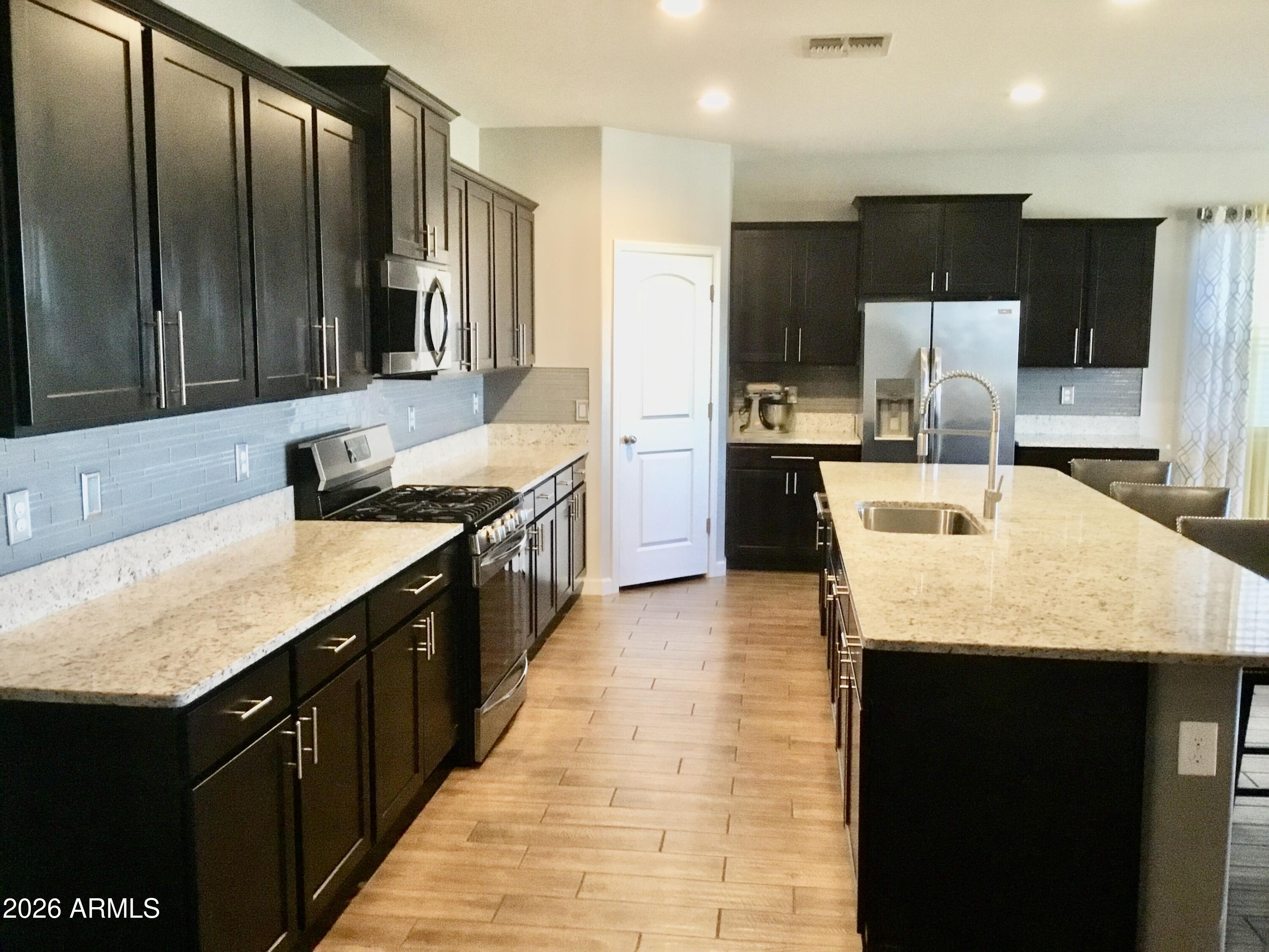 4108 North 304th Lane Buckeye, AZ 85396 - Photo 9 of 41 Kitchen