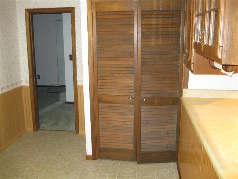 2912 Cleveland Street Clinton, IA 52732 - Photo 8 of 32 Gallery Image 8