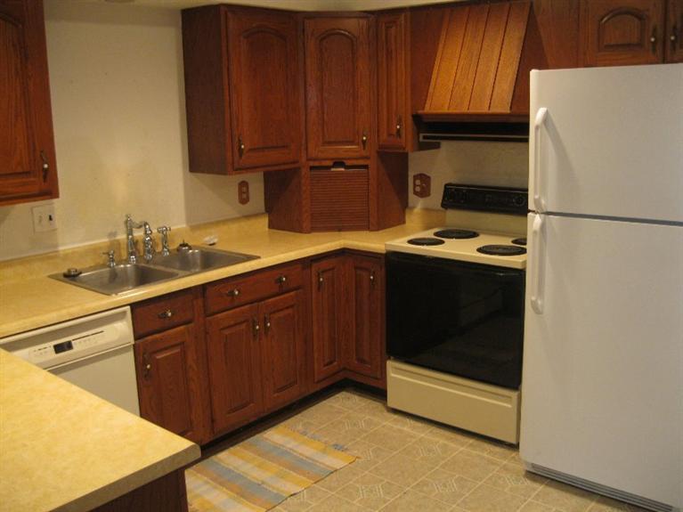 2912 Cleveland Street Clinton, IA 52732 - Photo 9 of 32 Gallery Image 9
