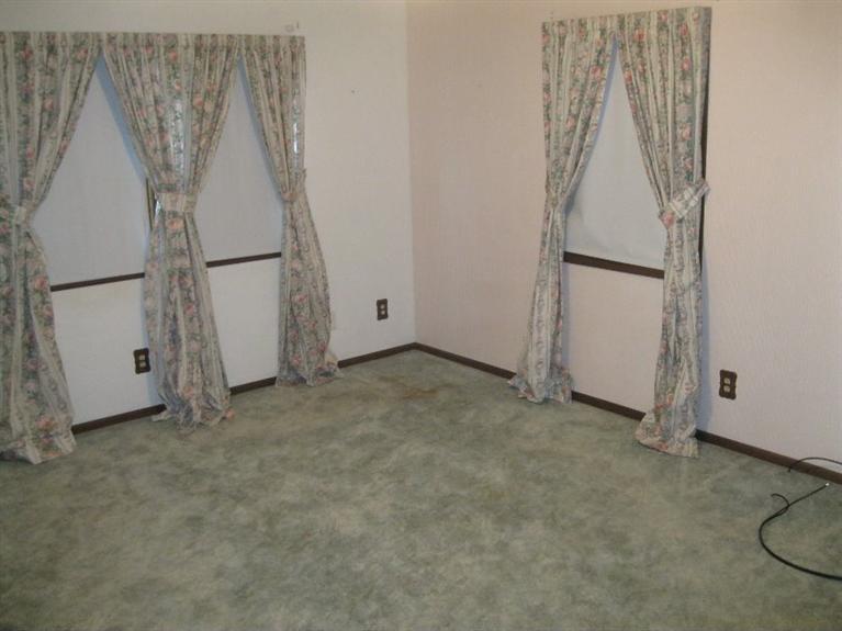 2912 Cleveland Street Clinton, IA 52732 - Photo 10 of 32 Gallery Image 10