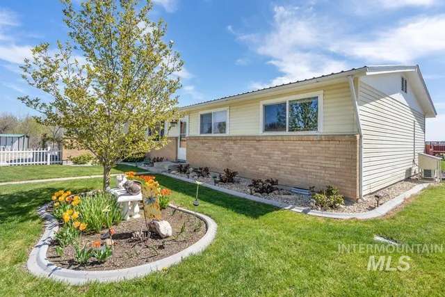 $785,000 | 6110 Highway 52, New Plymouth, ID 83655