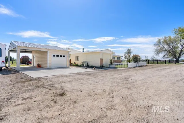 $785,000 | 6110 Highway 52, New Plymouth, ID 83655