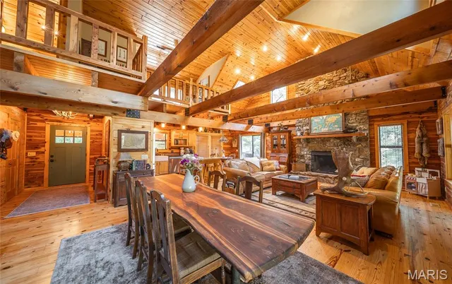 $875,000 | 79 Warren Lane, Pottersville, MO 65790