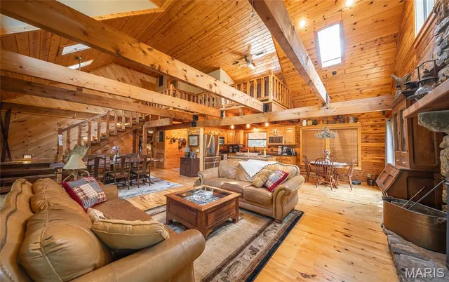 $875,000 | 79 Warren Lane, Pottersville, MO 65790