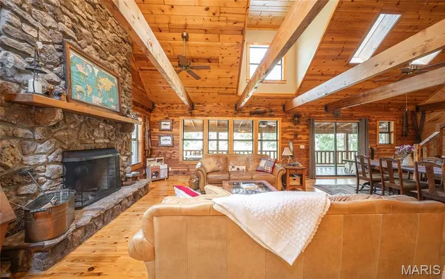 $875,000 | 79 Warren Lane, Pottersville, MO 65790