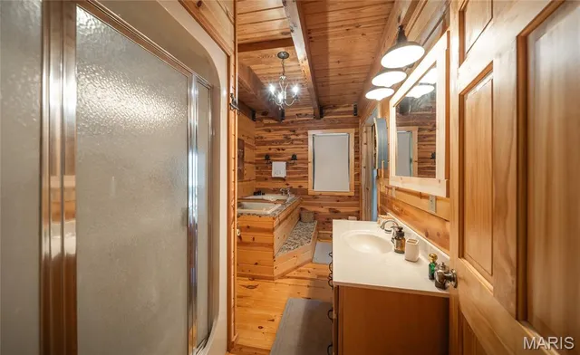 $875,000 | 79 Warren Lane, Pottersville, MO 65790