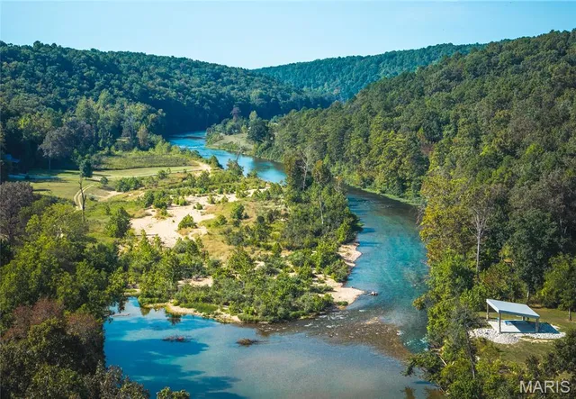 $875,000 | 79 Warren Lane, Pottersville, MO 65790