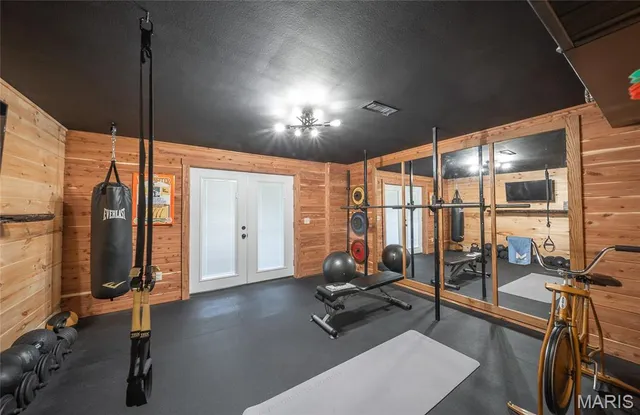 $875,000 | 79 Warren Lane, Pottersville, MO 65790