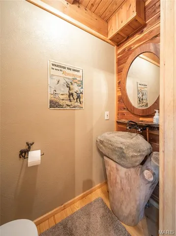 $875,000 | 79 Warren Lane, Pottersville, MO 65790