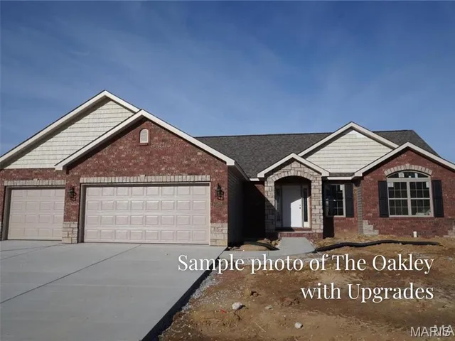 $445,000 | 428 Hayden Drive, Waterloo, IL 62298