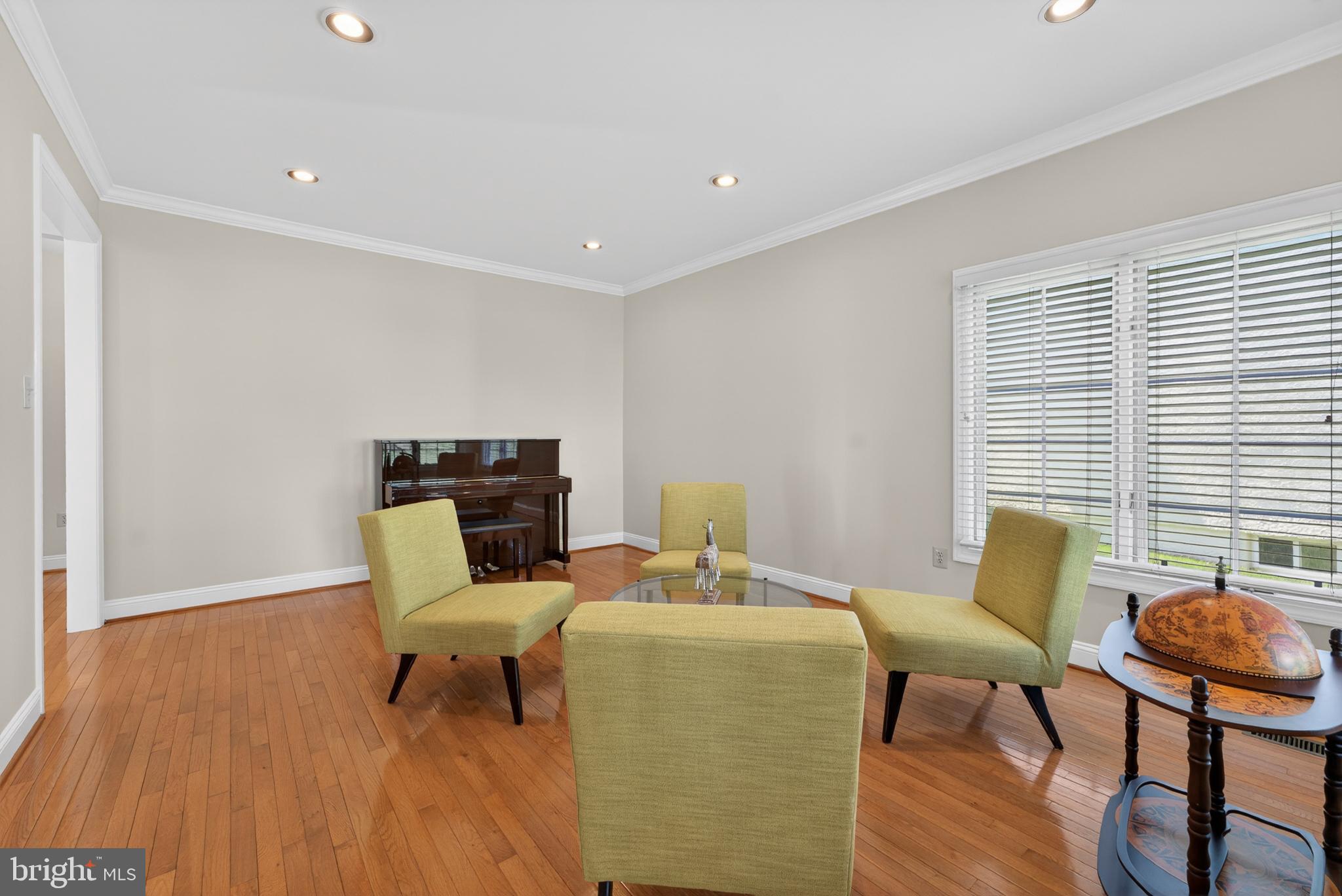 6 Landon Way Exton, PA 19341 - Photo 19 of 43 Living room