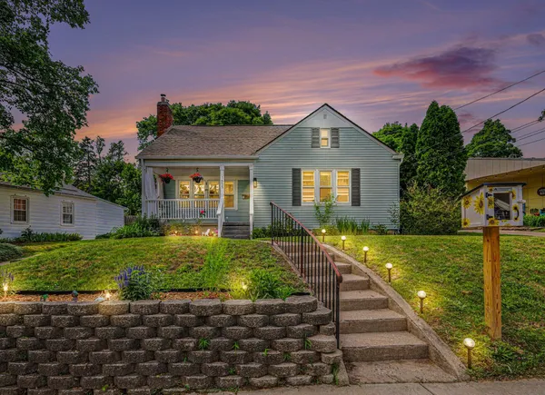 $315,000 | 1855 Philadelphia Avenue Southeast, Grand Rapids, MI 49507