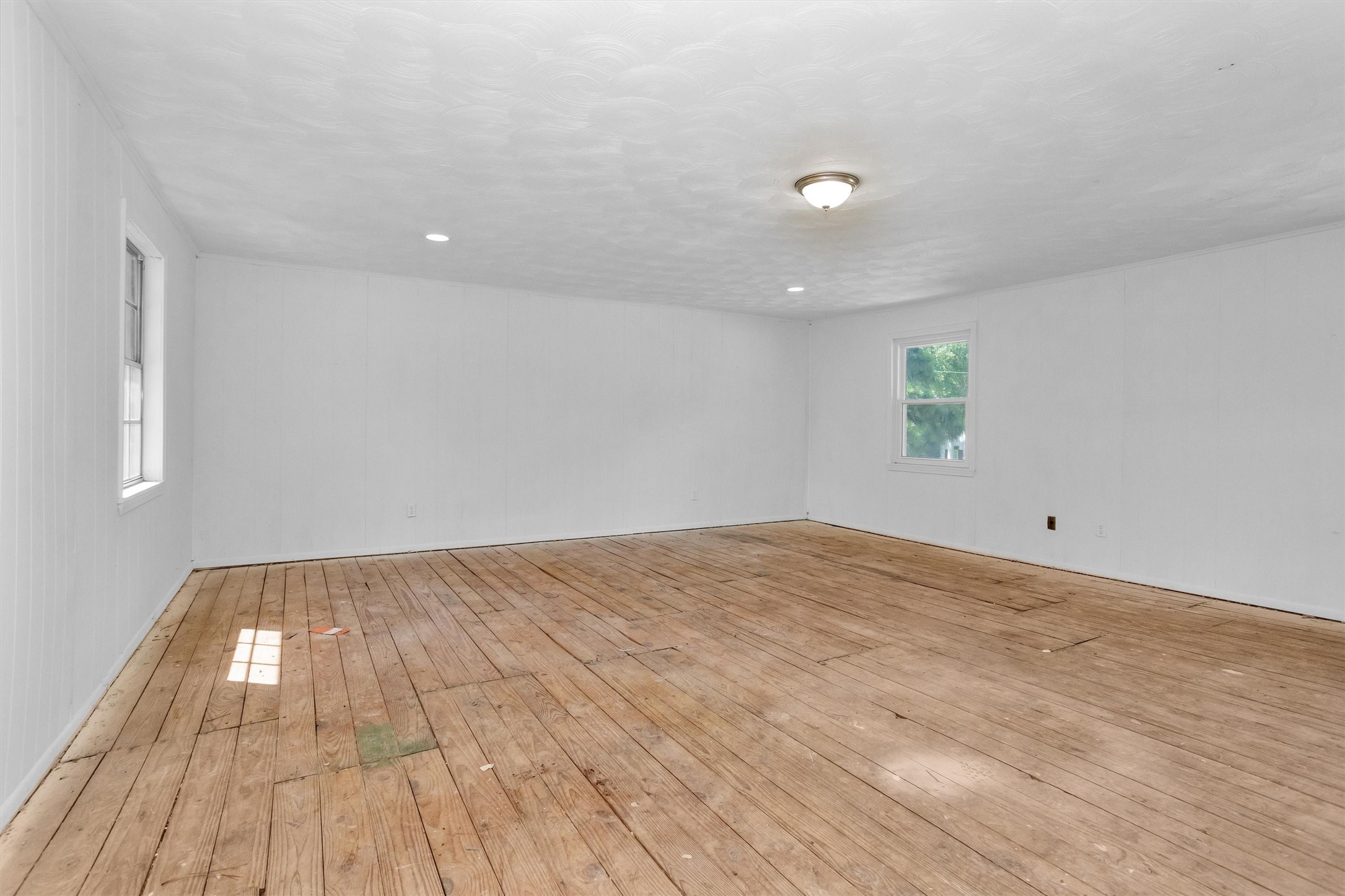9115 Godstone Lane Spring, TX 77379 - Photo 42 of 46 Discover the potential of this expansive, unfinished space, perfect for transforming into a garage apartment or extra living area tailored to your needs.