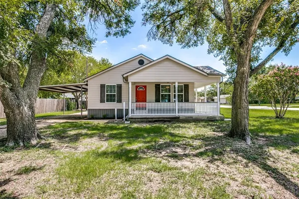 $2,175 | 500 North Pine Street, Roanoke, TX 76262