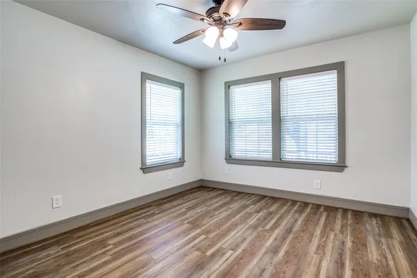 $2,175 | 500 North Pine Street, Roanoke, TX 76262