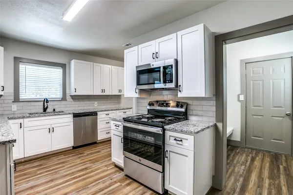 $2,175 | 500 North Pine Street, Roanoke, TX 76262