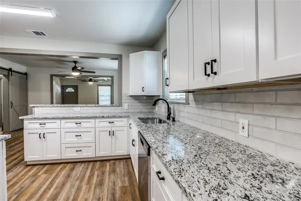 $2,175 | 500 North Pine Street, Roanoke, TX 76262