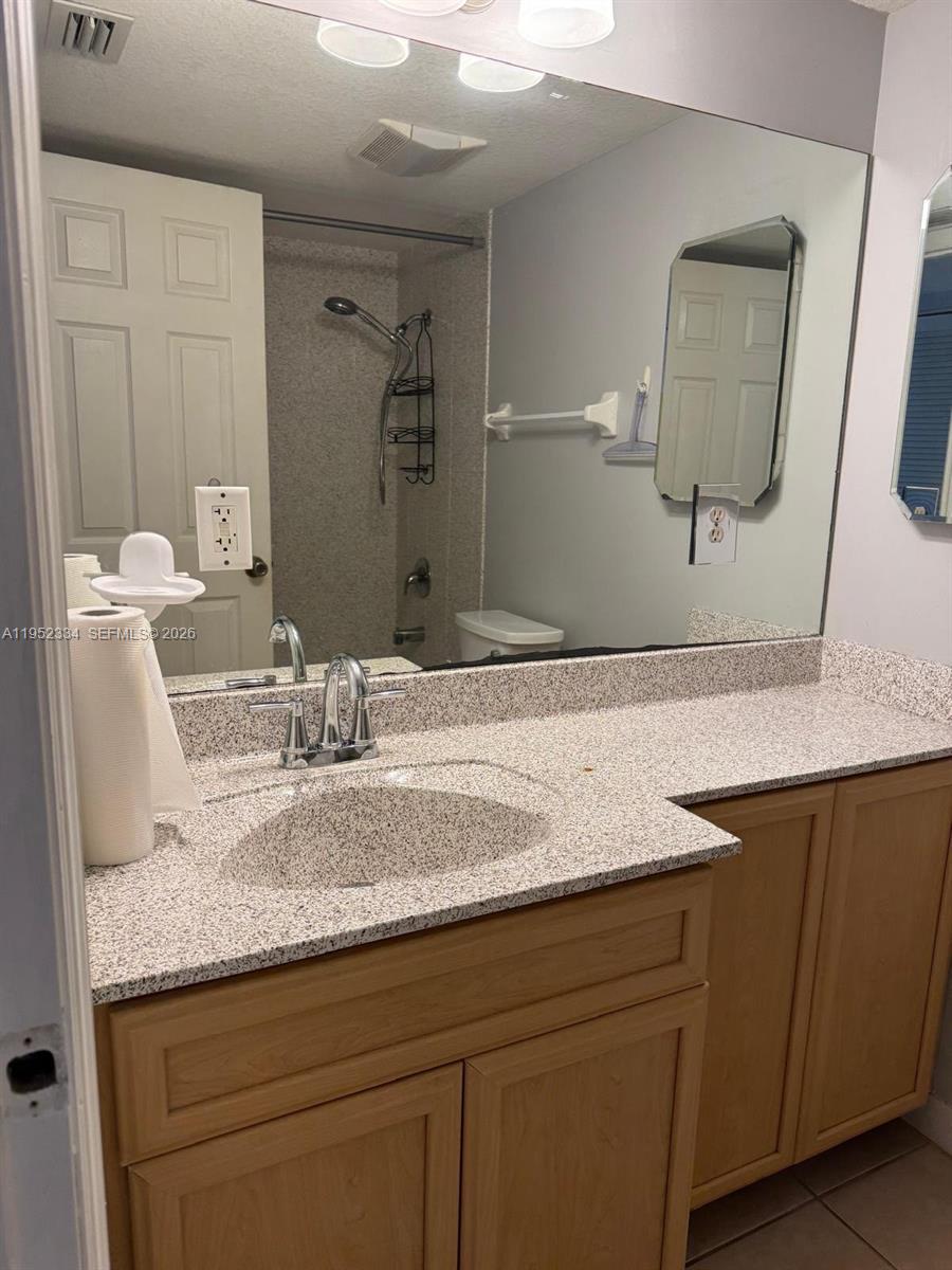 910 Southwest Airoso Boulevard Port St. Lucie, FL 34983 - Photo 11 of 13