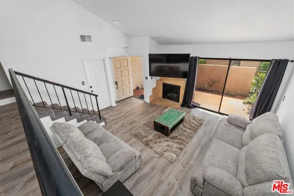 $677,000 | 18415 Collins Street, Unit F, Tarzana, CA 91356