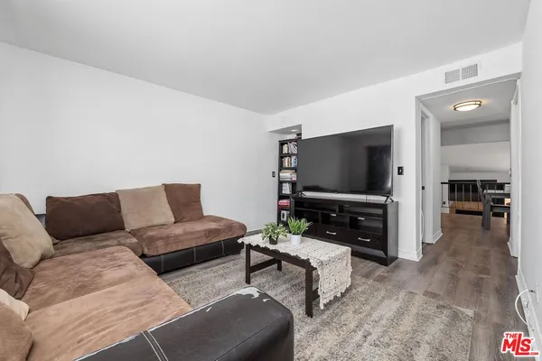 $677,000 | 18415 Collins Street, Unit F, Tarzana, CA 91356