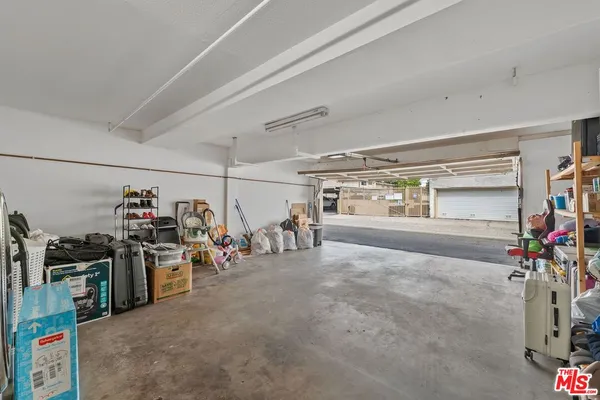 $677,000 | 18415 Collins Street, Unit F, Tarzana, CA 91356