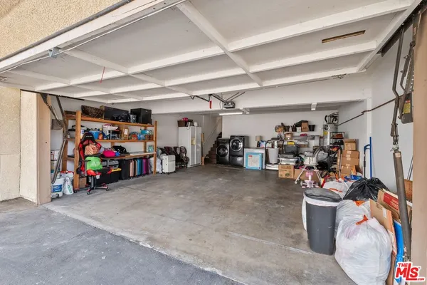 $677,000 | 18415 Collins Street, Unit F, Tarzana, CA 91356