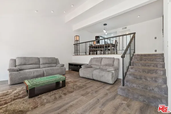 $677,000 | 18415 Collins Street, Unit F, Tarzana, CA 91356