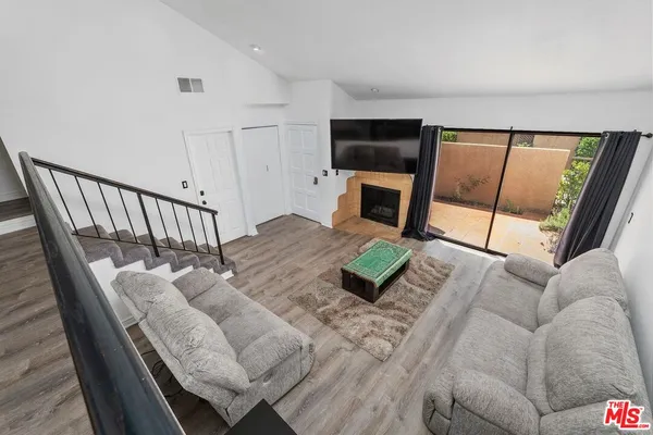 $677,000 | 18415 Collins Street, Unit F, Tarzana, CA 91356